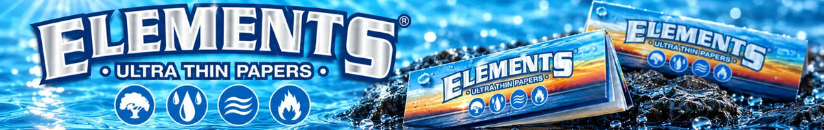 Elements Papers Logo und zwei blaue Paper-Packungen vor einem leuchtend blauen Wasserhintergrund.