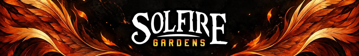 Solfire Gardens Originalschriftzug zwischen orange-goldenen Flammenfedern auf dunklem Hintergrund